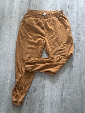Colsie woman’s brown sweatpants